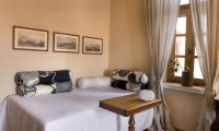12-Dorothy-bedroom-2-(038)